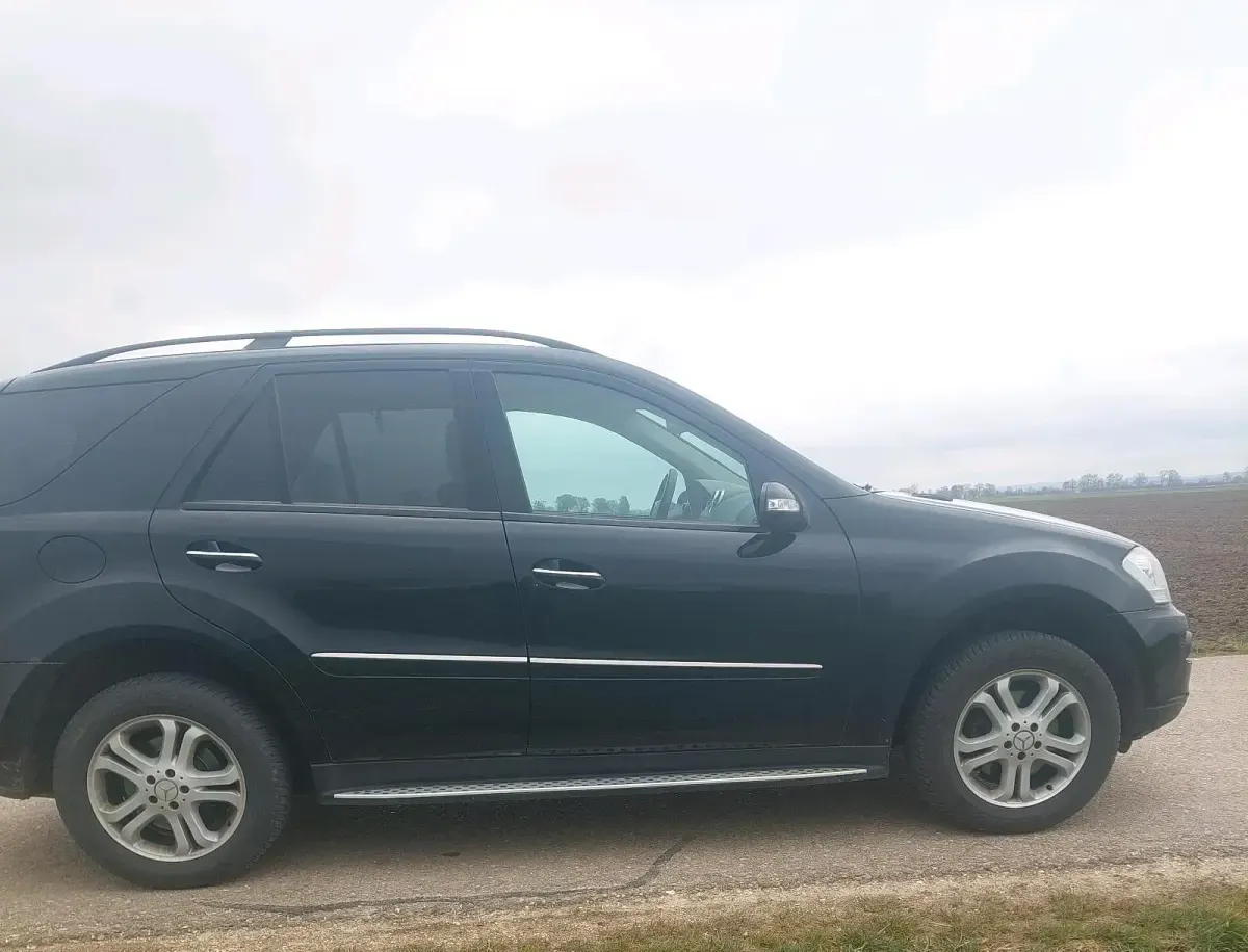 Gebraucht Mercedes ML280 190 PS (139 kW) 2006 Schwarz SUV