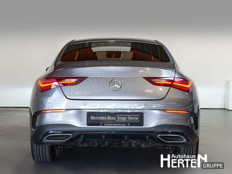 Gebraucht Mercedes CLA250e AMG 163 PS (119 kW) 2025 lack mountaingrau Limousine