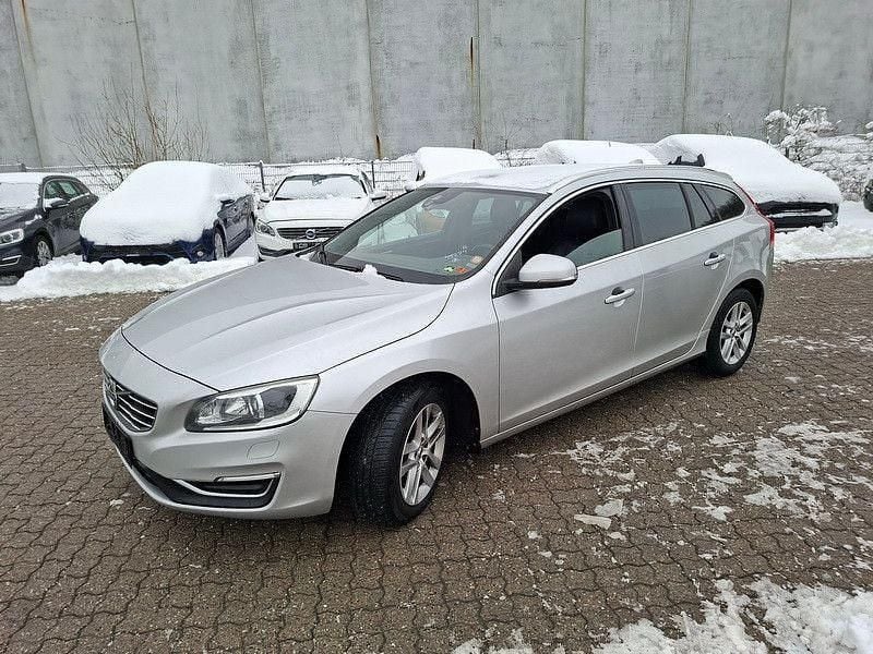 Gebraucht Volvo V60 Summum 190 PS (139 kW) 2016 Silber Kombi