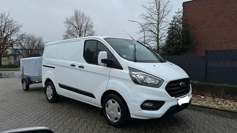 Weiß Gebraucht 2018 Ford Transit Custom Van / Kleinbus | 16.299 € (Superpreis) - Bild 1/4