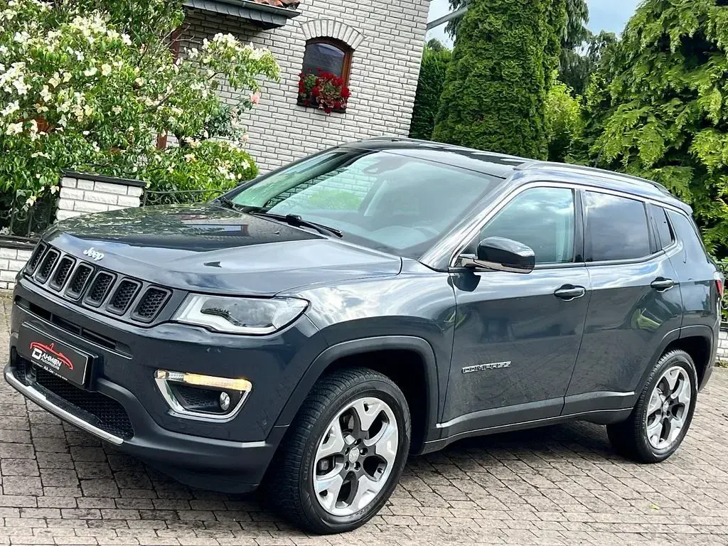 Gebraucht Jeep Compass Limited 140 PS (102 kW) 2018 Grau SUV