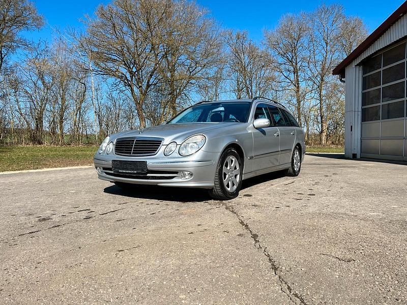 Silber Gebraucht 2004 Mercedes E200 Kombi | 1.850 € (Superpreis) - Bild 1/4