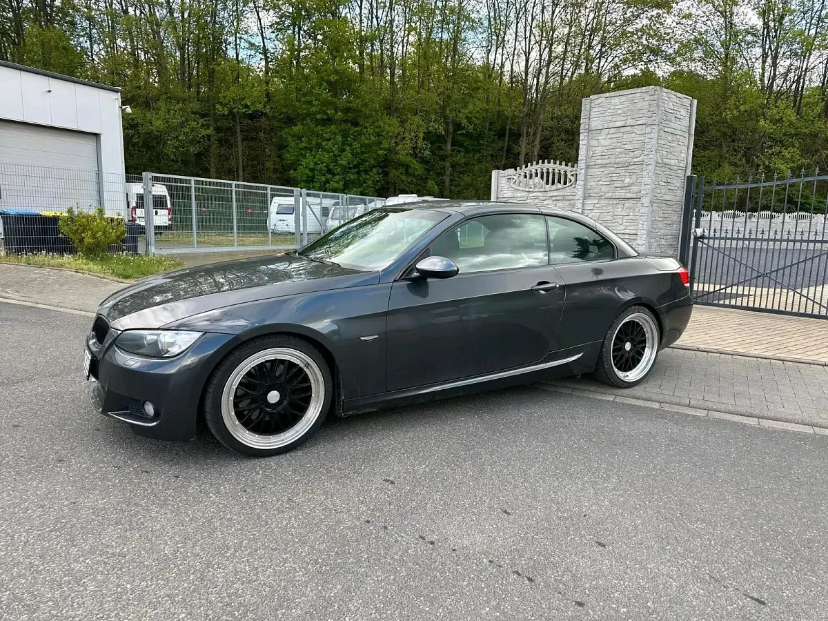 Gebraucht BMW 320 Cabriolet 170 PS (125 kW) 2007 Grau Cabrio