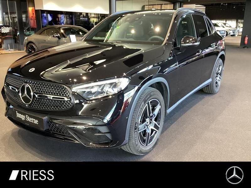 Metalliclack obsidianschwarz Gebraucht 2025 Mercedes GLC220 SUV | 52.800 € (Guter Preis) - Bild 1/4