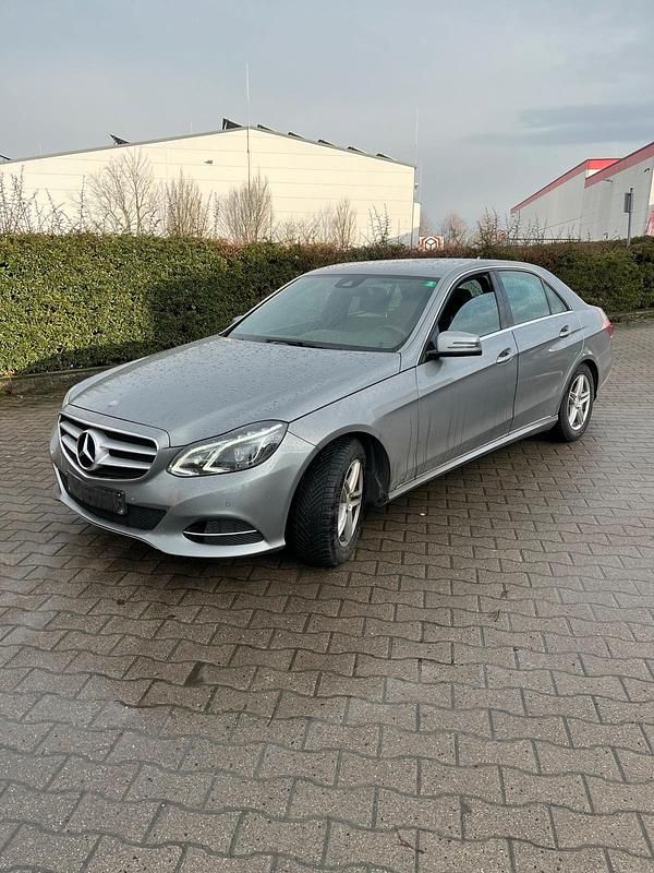 Gebraucht 2014 Mercedes E220 Limousine | 9.300 € (Superpreis) - Bild 1/4