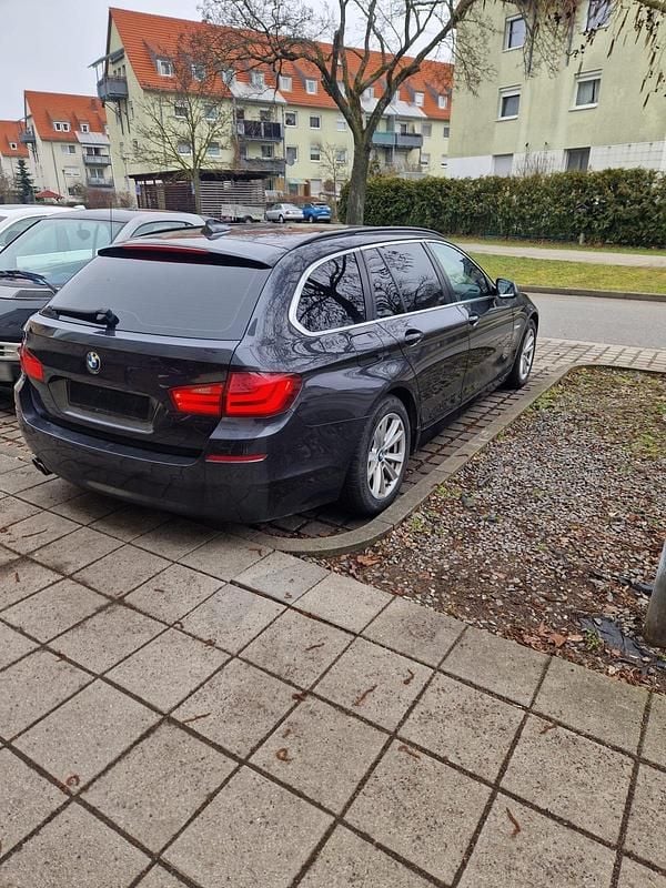 Gebraucht BMW 530 245 PS (180 kW) 2010 Schwarz Kombi