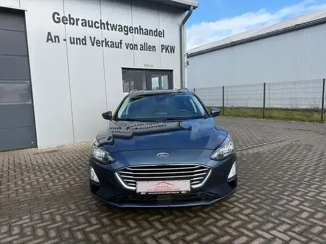 Gebraucht Ford Focus Cool & Connect 136 PS (100 kW) 2020 Blau Limousine