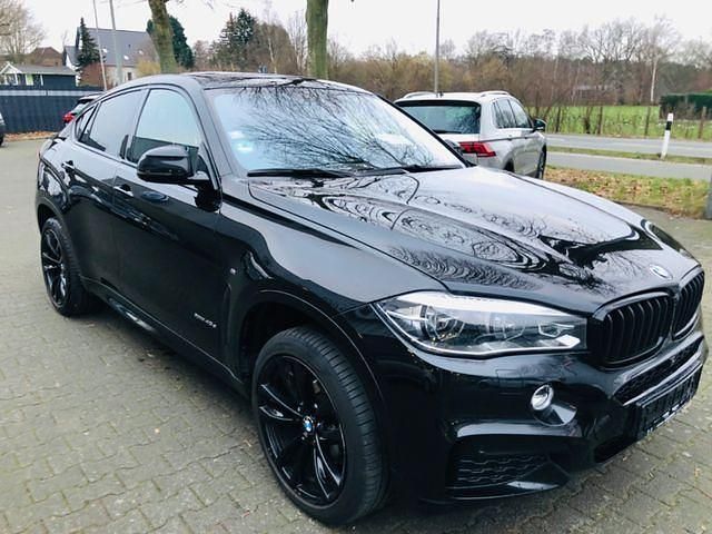 Black sapphire metallic Gebraucht 2018 BMW X6 M Sport SUV | 39.700 € - Bild 1/4