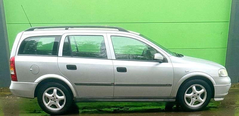 Gebraucht Opel Astra 75 PS (55 kW) 2000 Silber Kombi