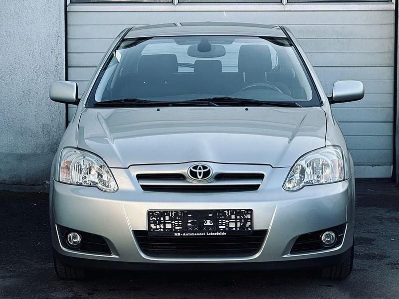Gebraucht Toyota Corolla 116 PS (85 kW) 2006 Silber Kleinwagen