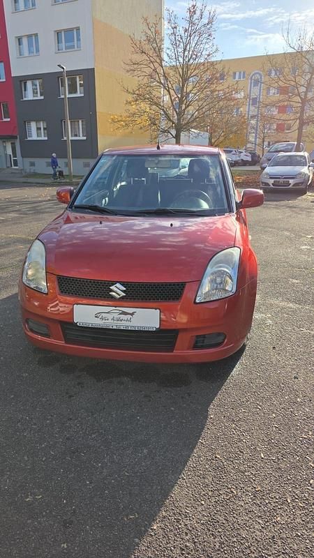 Rot Gebraucht 2007 Suzuki Swift Kleinwagen | 2.500 € (Guter Preis) - Bild 1/4