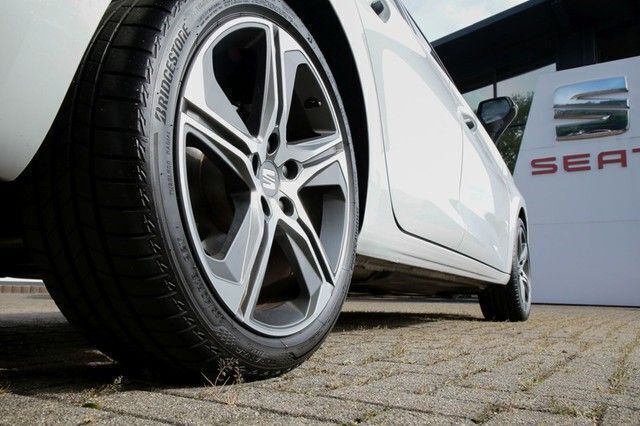 Gebraucht Seat Leon FR 150 PS (110 kW) 2022 Weiß Limousine