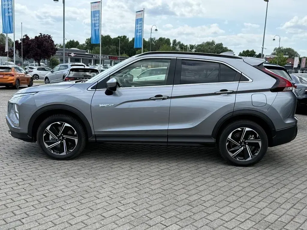 Gebraucht Mitsubishi Eclipse Cross Basis 188 PS (138 kW) 2022 Grau SUV