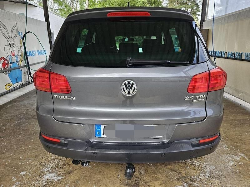 Gebraucht VW Tiguan Life 140 PS (102 kW) 2013 Grau SUV