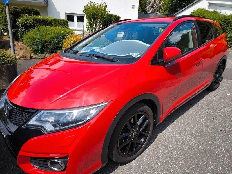 Gebraucht Honda Civic Elegance 120 PS (88 kW) 2015 Rot Kombi