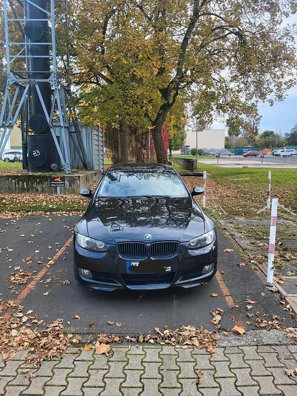 Gebraucht BMW 325 218 PS (160 kW) 2008 Schwarz Coupé