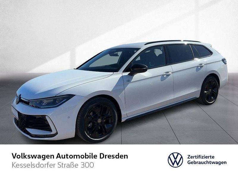Gebraucht VW Passat R-line 150 PS (110 kW) 2025 Pure white Kombi