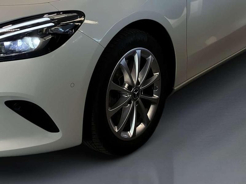 Gebraucht Mercedes E250 Progressive 160 PS (117 kW) 2021 Weiß Limousine