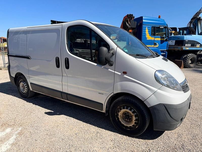 Używany Opel Vivaro 114 KM (83 kW) 2010 Biały Minivan