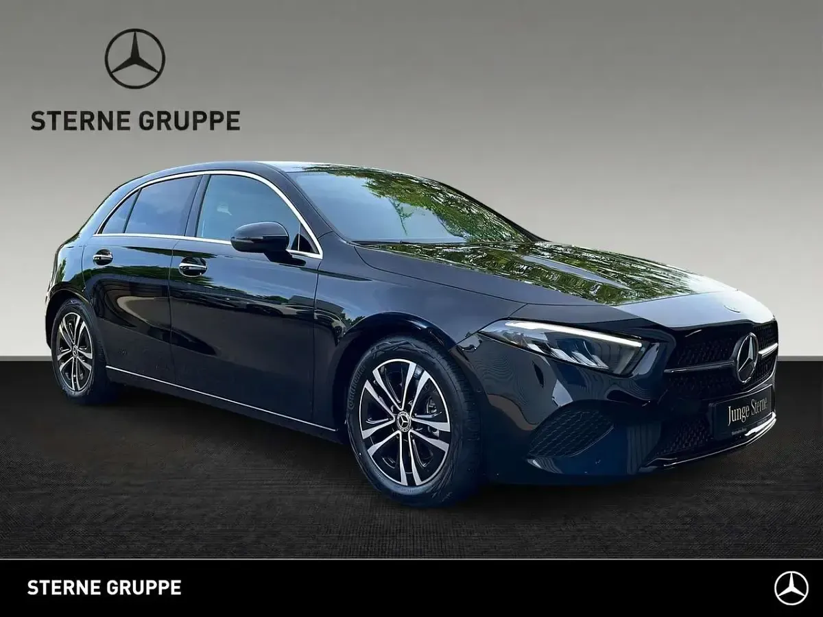 Gebraucht Mercedes A200 Progressive 163 PS (119 kW) 2025 lack kosmosschwarz Limousine