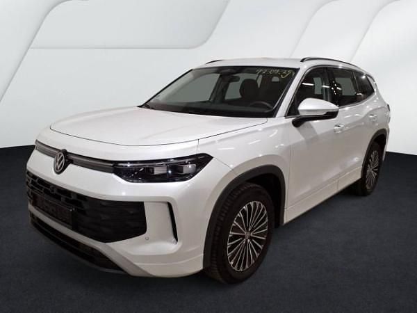 Weiß (oryxweiß perlmutteffekt) Gebraucht 2025 VW Tayron Life SUV | 45.991 € (Superpreis) - Bild 1/2