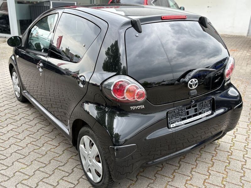 Gebraucht Toyota Aygo Edition 68 PS (50 kW) 2011 Schwarz Kleinwagen