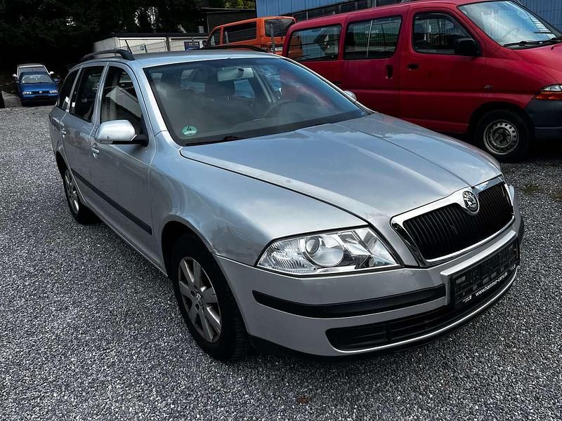 Stribrna diamandiamantsilber Gebraucht 2005 Skoda Octavia Ambiente Kombi | 1.350 € (Superpreis) - Bild 1/4