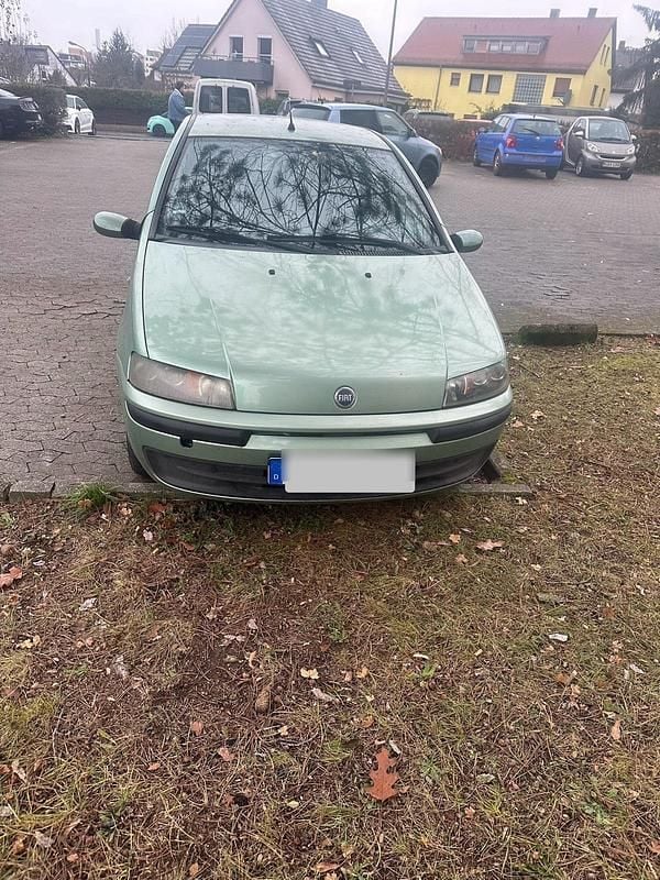 Grün Gebraucht 2002 Fiat Punto Kleinwagen | 250 € - Bild 1/4