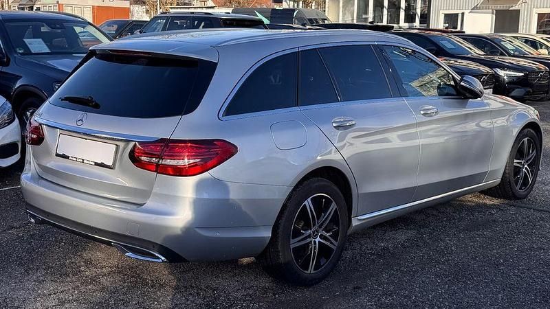 Gebraucht Mercedes C220 194 PS (142 kW) 2020 Silber Limousine