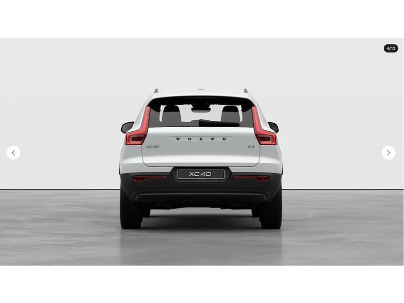 Neu Volvo XC40 Plus 163 PS (119 kW) 2026 Weiss SUV