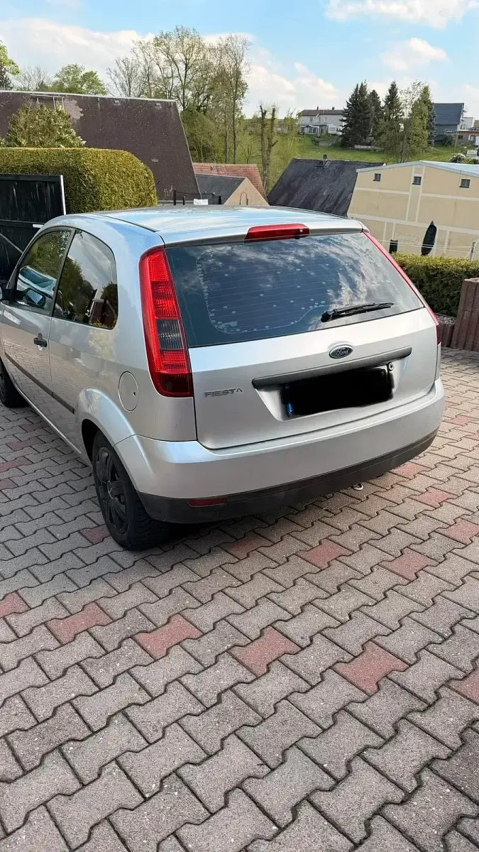 Gebraucht Ford Fiesta 80 PS (58 kW) 2005 Silber Kleinwagen