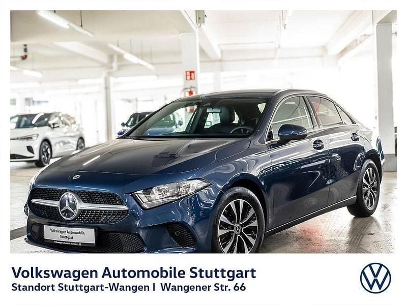 Denimblau metalliclack Gebraucht 2022 Mercedes A180 Style Limousine | 20.430 € (Guter Preis) - Bild 1/4