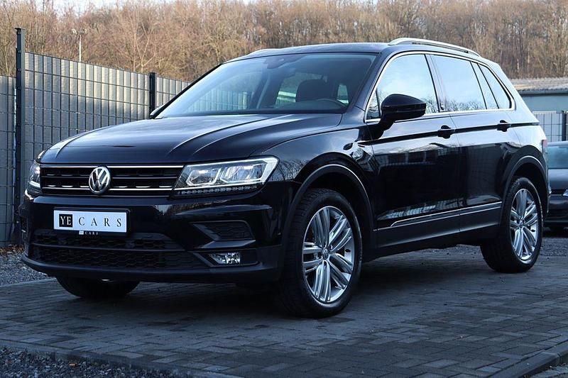 Deep black perleffekt Gebraucht 2017 VW Tiguan Sound SUV | 19.650 € (Fairer Preis) - Bild 1/2