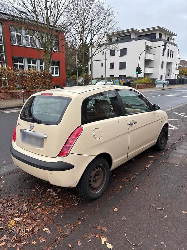 Gebraucht Lancia Ypsilon 61 PS (44 kW) 2003 Beige Kleinwagen