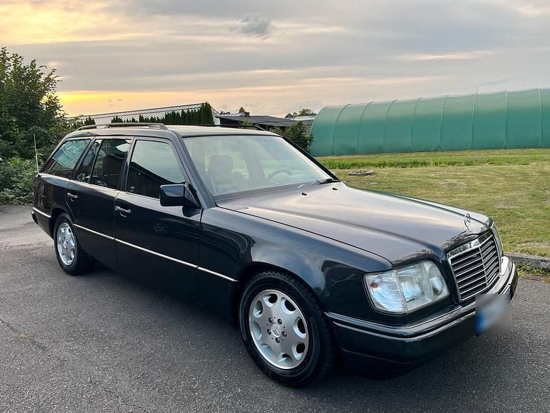 Usata Mercedes 220 1995 Nero Station wagon