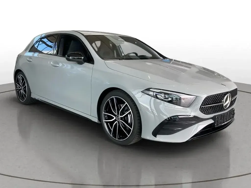 Gebraucht Mercedes A200 AMG line 150 PS (110 kW) 2025 Grau Limousine
