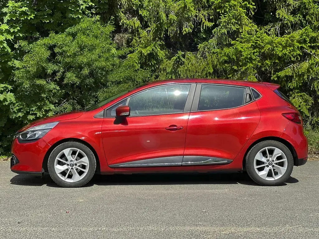 Gebraucht Renault Clio IV Dynamique 73 PS (53 kW) 2015 Rot Limousine