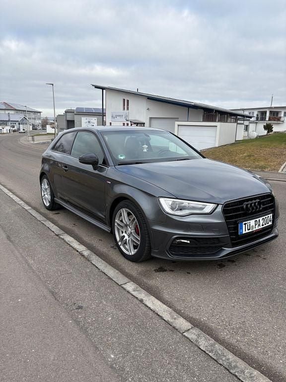 Grau Gebraucht 2015 Audi A3 S-Line Limousine | 10.500 € (Guter Preis) - Bild 1/4