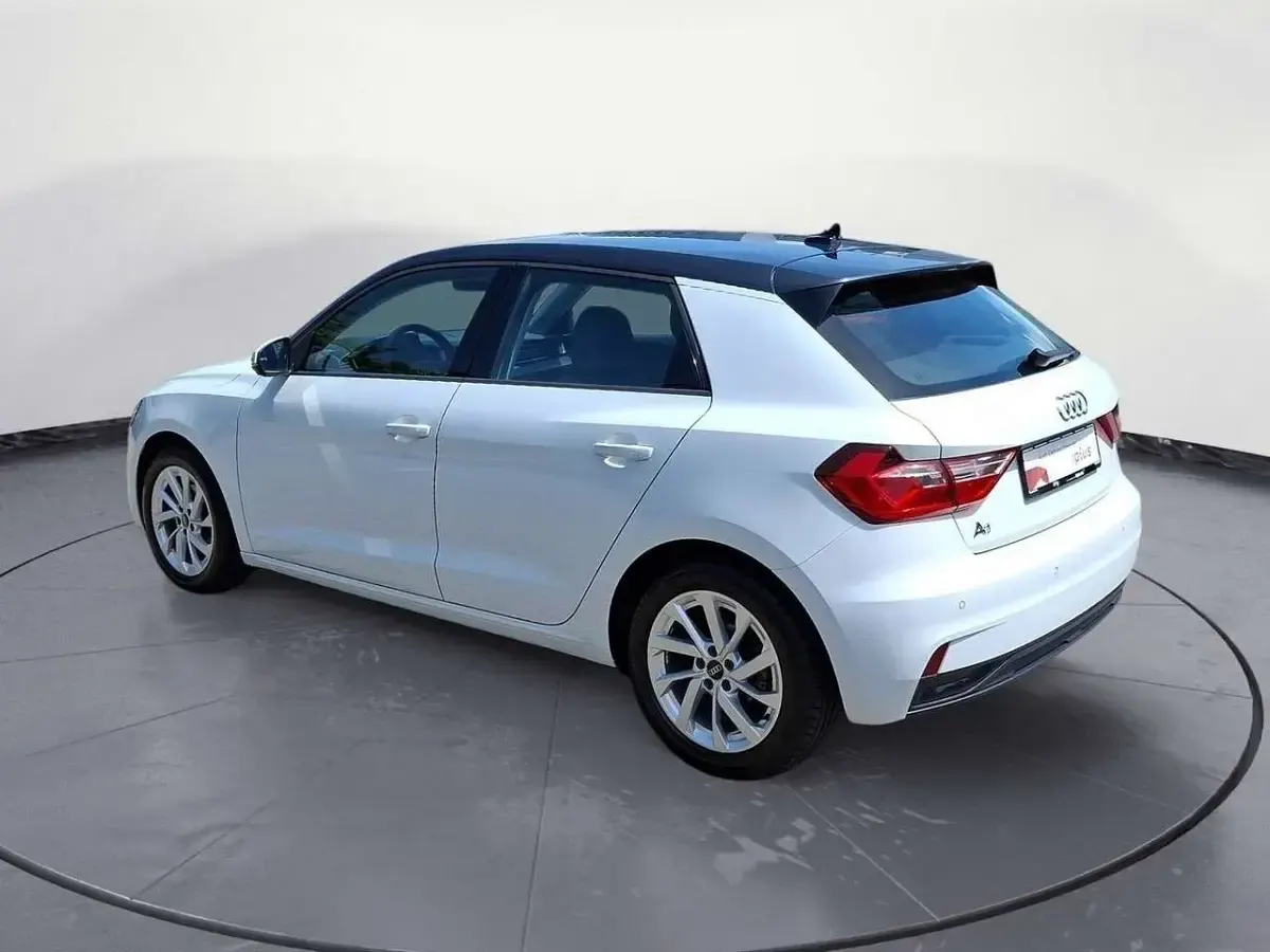 Gebraucht Audi A1 Advanced 110 PS (80 kW) 2021 Gletscherweiß metallic/manhatt SUV