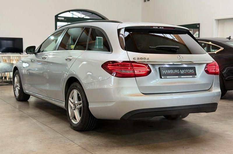 Gebraucht Mercedes C200 Business 160 PS (117 kW) 2021 Silber Limousine