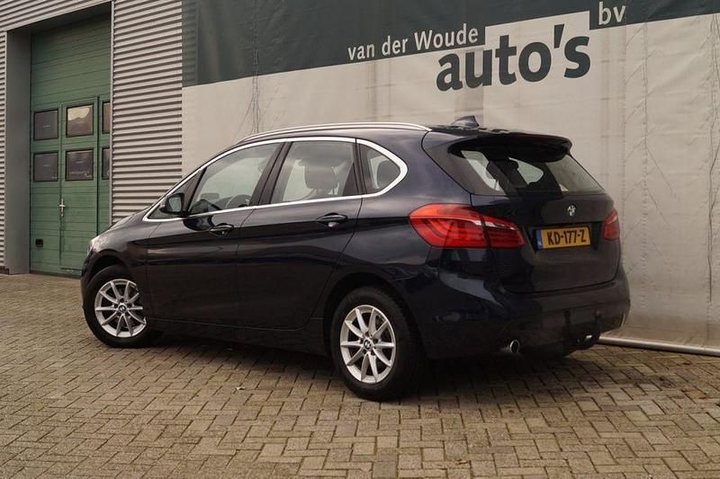 Gebraucht BMW 216 Executive 116 PS (85 kW) 2016 Blau Van / Kleinbus