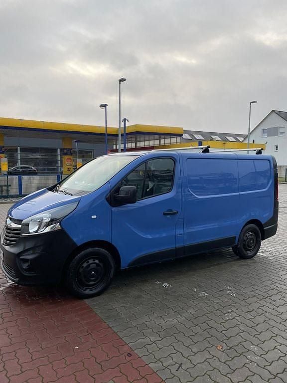 Blau Gebraucht 2017 Opel Vivaro Van / Kleinbus | 8.000 € - Bild 1/4