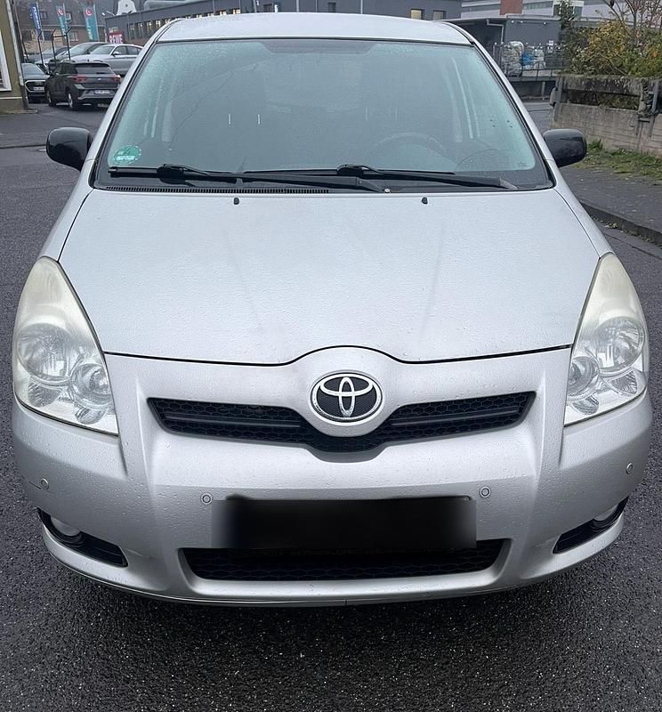 Grau Gebraucht 2008 Toyota Corolla Verso Van / Kleinbus | 3.490 € (Superpreis) - Bild 1/4