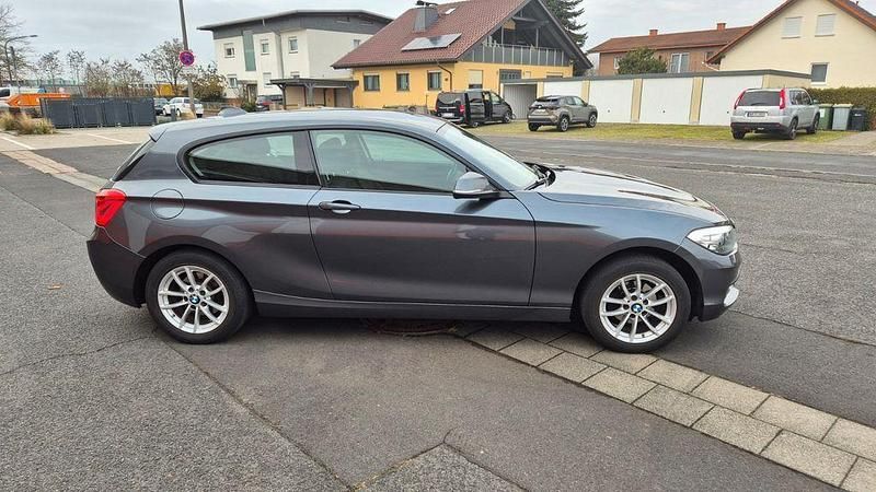 Gebraucht BMW 118 Advantage 136 PS (100 kW) 2019 Grau Kleinwagen
