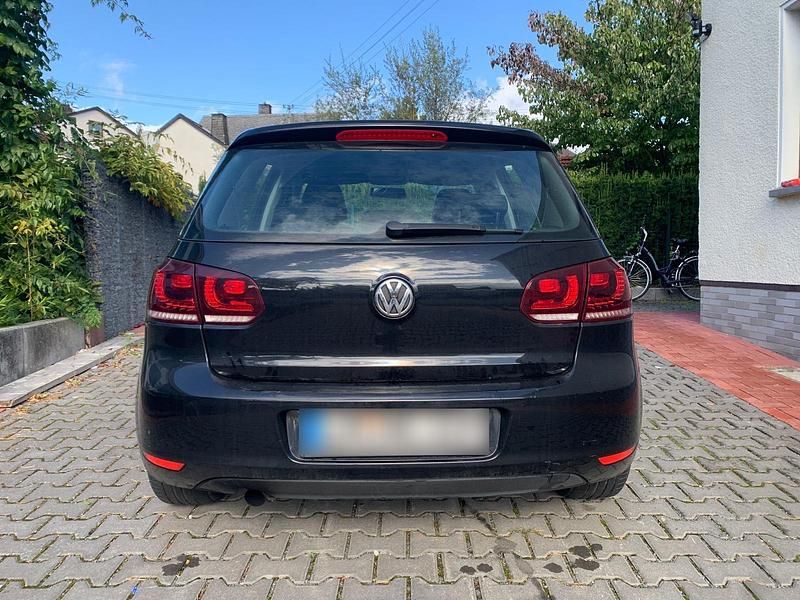 Gebraucht VW Golf VII 105 PS (77 kW) 2012 Schwarz Limousine