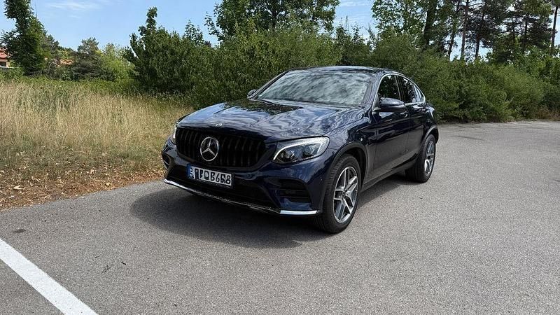 Blau Gebraucht 2018 Mercedes GLC250 AMG line Coupé | 37.000 € (Etwas zu teuer) - Bild 1/4