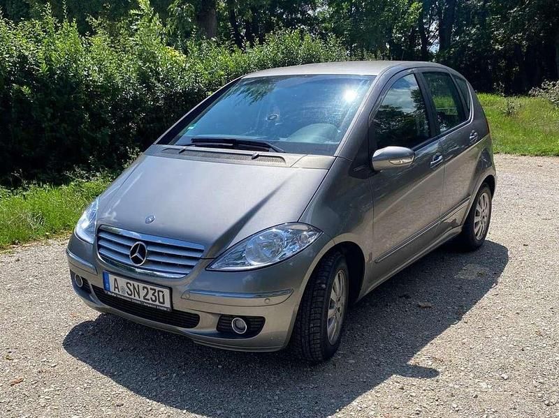 Silber Gebraucht 2006 Mercedes A180 Elegance Kleinwagen | 4.500 € (Guter Preis) - Bild 1/4