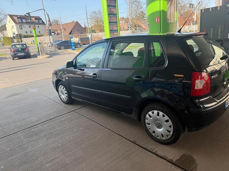 Gebraucht VW Polo 64 PS (47 kW) 2003 Schwarz Kleinwagen