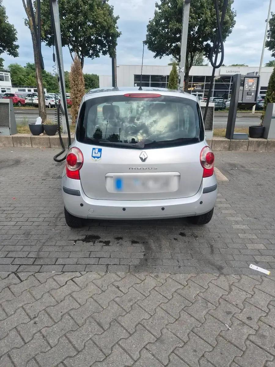 Gebraucht Renault Clio 85 PS (62 kW) 2009 Silber Kleinwagen
