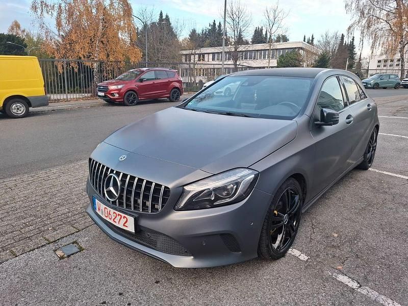 Polarsilber metalliclack Gebraucht 2015 Mercedes A220 Limousine | 14.790 € (Fairer Preis) - Bild 1/4